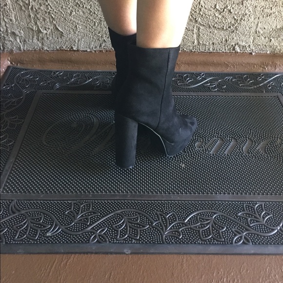 perfect BAMBOO vegan suede almond toe BOOTIES - Picture 3 of 7